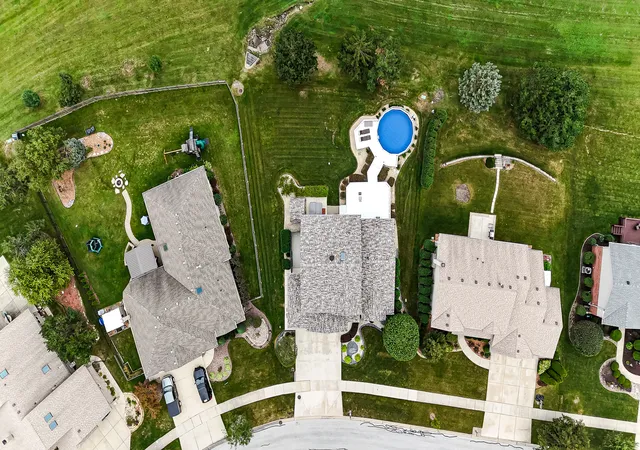 Photo 4 of Single family home for sale at 8544 Meadows Edge Trl, Tinley Park, IL 60487 | MLS# 12753246 | Listing updated on 2026-09-17