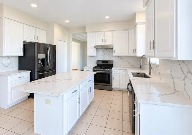 Photo 3 of Single family home for sale at 247 Alyssum Ct, Romeoville, IL 60446 | MLS# 12753250 | Listing updated on 2026-10-05