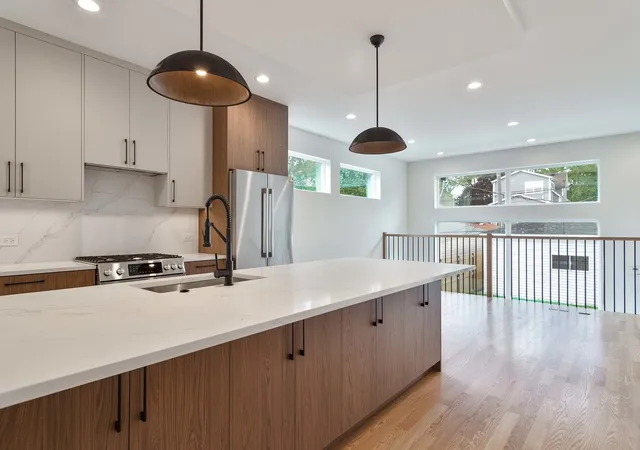 Photo 1 of Single family home for sale at 5000 W Argyle St, Chicago, IL 60630 | MLS# 12753269 | Listing updated on 2026-09-30