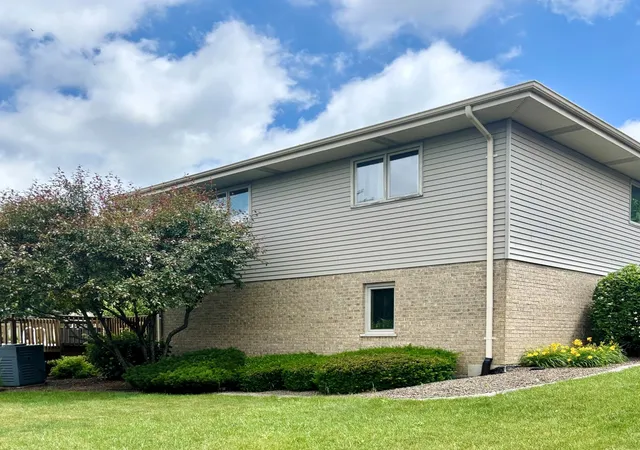 Photo 2 of Single family home for sale at 17002 Ozark Ave, Tinley Park, IL 60477 | MLS# 12753294 | Listing updated on 2026-09-14