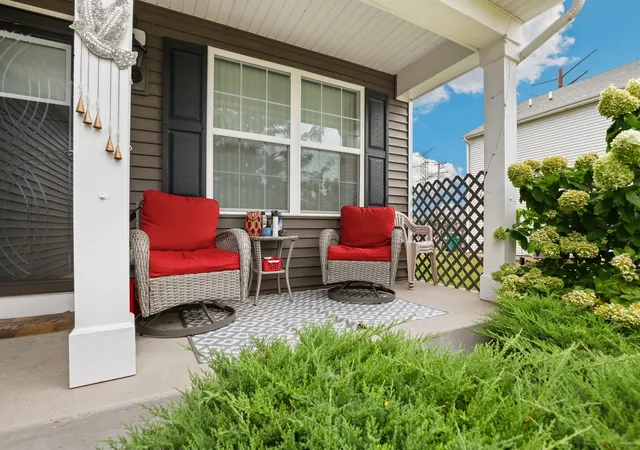 Photo 2 of Single family home for sale at 1213 Prairie Crk Trl, Joliet, IL 60431 | MLS# 12753312 | Listing updated on 2026-09-24