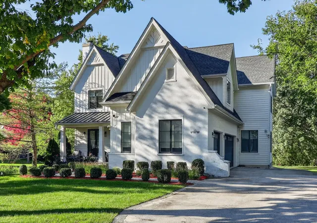 Photo 1 of Single family home for sale at 115 W 59th Street, Hinsdale, IL 60521 | MLS# 12753315 | Listing updated on 2026-10-27