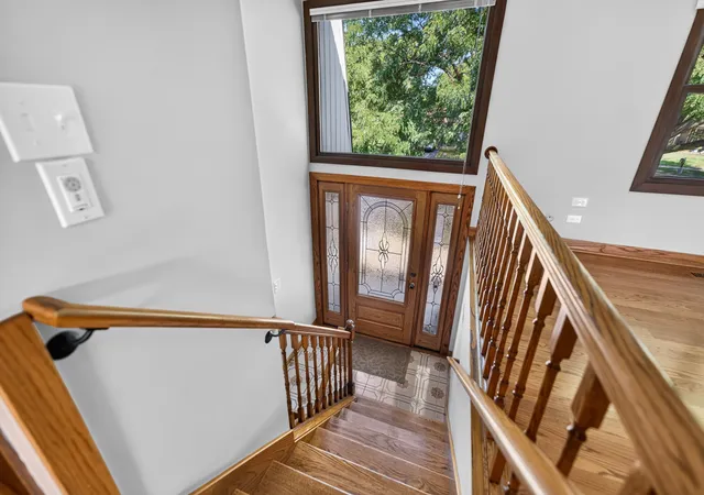 Photo 3 of Single family home for sale at 713 N Elm Cir, Itasca, IL 60143 | MLS# 12753324 | Listing updated on 2026-09-22