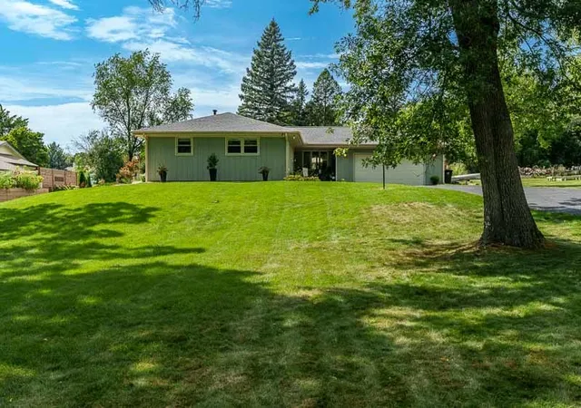 Photo 3 of Sale Pending at 12632 N Gate Rd, Roscoe, IL 61073 | MLS# 12753330 | Listing updated on 2026-09-13