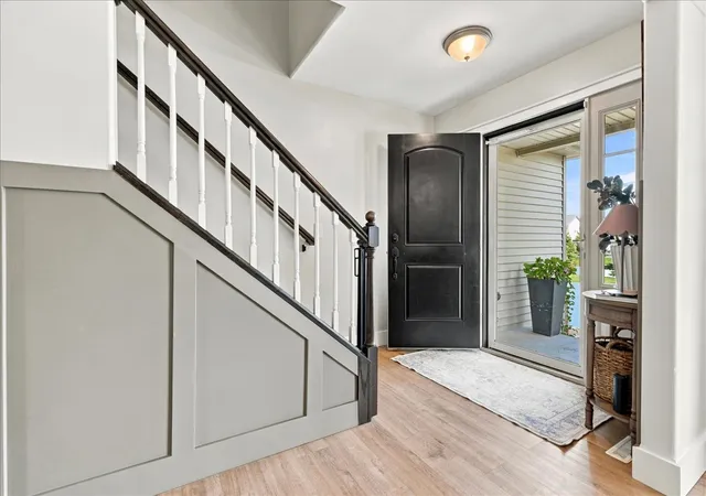 Photo 2 of Single family home for sale at 1403 Kickapoo Crk Rd, Bloomington, IL 61705 | MLS# 12753331 | Listing updated on 2026-10-05