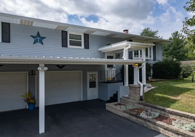 Photo 3 of Single family home for sale at 7807 Kelly Ct, Erie, IL 61250 | MLS# 12753352 | Listing updated on 2026-09-21