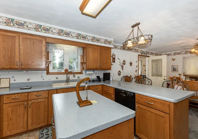 Photo 4 of Single family home for sale at 7807 Kelly Ct, Erie, IL 61250 | MLS# 12753352 | Listing updated on 2026-09-21