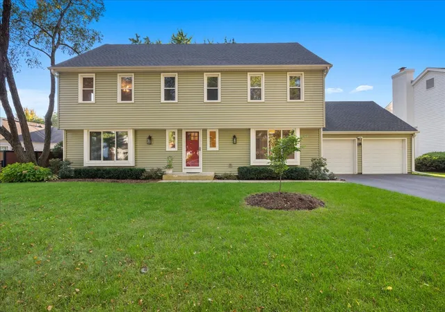 Photo 1 of Single family home for sale at 550 Longmeadow Cir, Saint Charles, IL 60174 | MLS# 12753355 | Listing updated on 2026-10-08