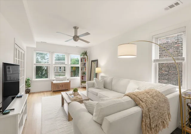 Photo 2 of Condo for sale at 3134 N Clifton Ave #3E, Chicago, IL 60657 | MLS# 12753362 | Listing updated on 2026-09-29