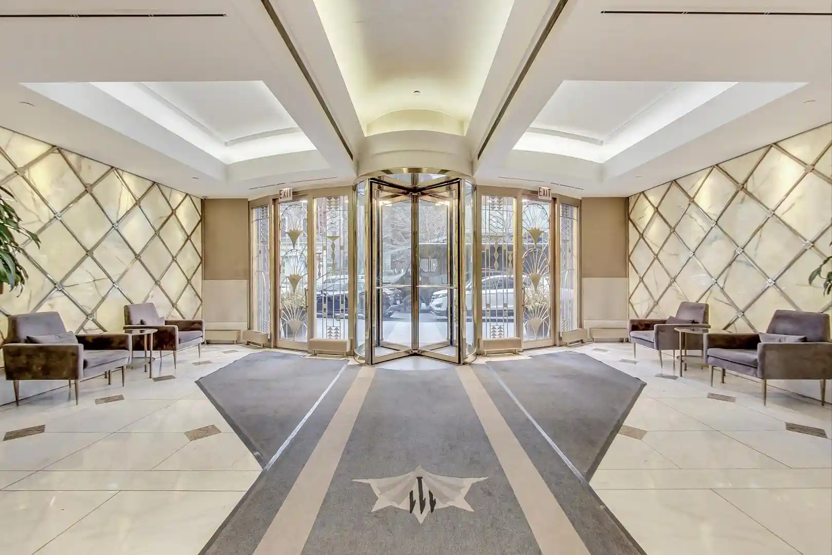 Listing Photo 2 - Condo for sale in 111 E Chestnut St located at 111 E Chestnut St, Chicago, IL 60611 - Unit #PH-AB