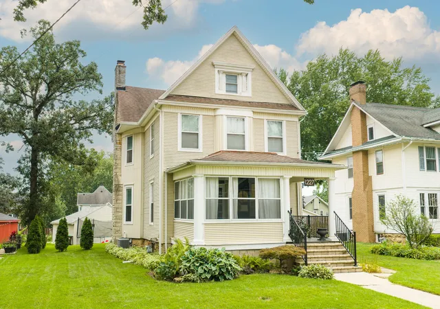 Photo 1 of Single family home for sale at 1227 W Stephenson St, Freeport, IL 61032 | MLS# 12753376 | Listing updated on 2026-09-16