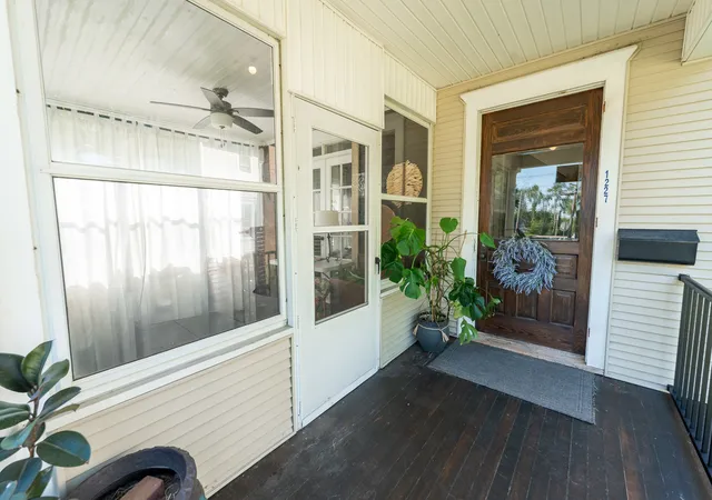 Photo 2 of Single family home for sale at 1227 W Stephenson St, Freeport, IL 61032 | MLS# 12753376 | Listing updated on 2026-09-16