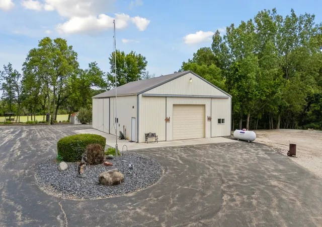 Photo 4 of Single family home for sale at 23709 66th Avenue N, Port Byron, IL 61275 | MLS# 12753389 | Listing updated on 2026-09-14