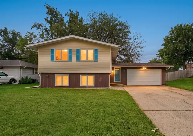 Single family home for sale at 814 Pinecrest Dr, Rantoul, IL 61866 | MLS# 12753417
