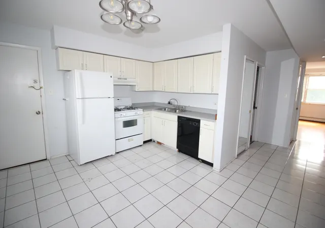 Listing Photo 4 - Condo for sale in building located at 10741 S Pulaski Rd, Chicago, IL 60655 - Unit #2C