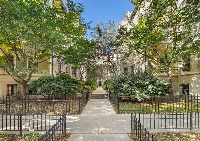 Photo 2 of Condo for sale at 538 W Brompton Ave #1E, Chicago, IL 60657 | MLS# 12753422 | Listing updated on 2026-10-08