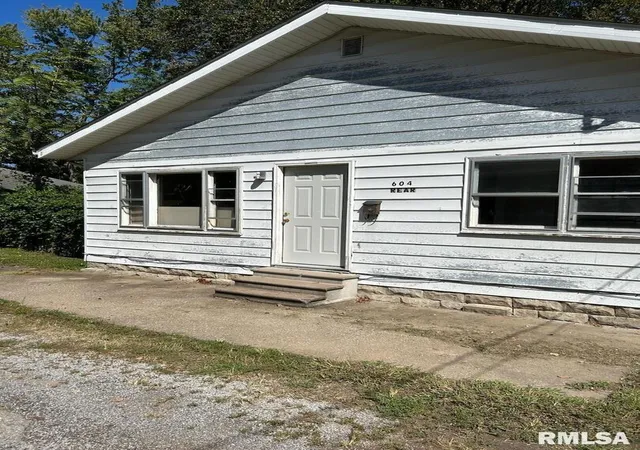 Photo 1 of Single family home for sale at 604 N 9th Street, Murphysboro, IL 62966 | MLS# 12753426 | Listing updated on 2026-09-14