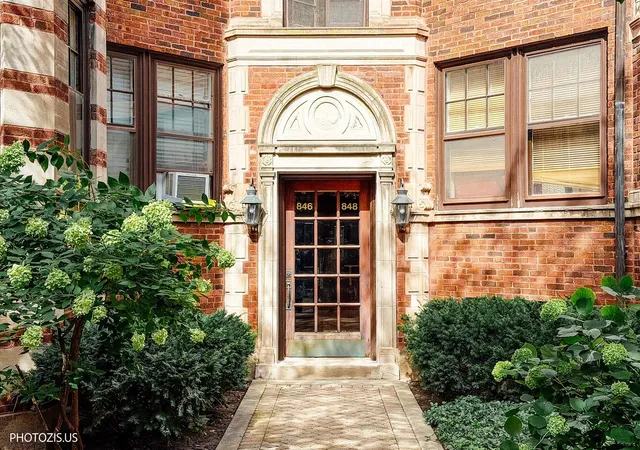 Photo 3 of Condo for sale at 846 Hinman Ave #2, Evanston, IL 60202 | MLS# 12753457 | Listing updated on 2026-09-22