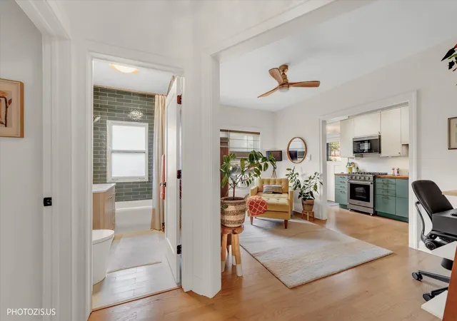 Photo 4 of Condo for sale at 846 Hinman Ave #2, Evanston, IL 60202 | MLS# 12753457 | Listing updated on 2026-09-22
