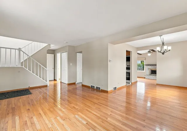 Photo 3 of Single family home for sale at 4345 Rock Cvs Dr, Hoffman Estates, IL 60192 | MLS# 12753470 | Listing updated on 2026-09-15