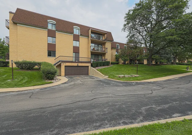 Photo 2 of Condo for sale at 1105 N Mill St #219, Naperville, IL 60563 | MLS# 12753474 | Listing updated on 2026-09-20