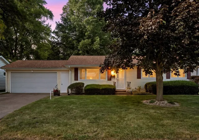 Photo 1 of Single family home for sale at 543 40th Avenue, East Moline, IL 61244 | MLS# 12753477 | Listing updated on 2026-09-14