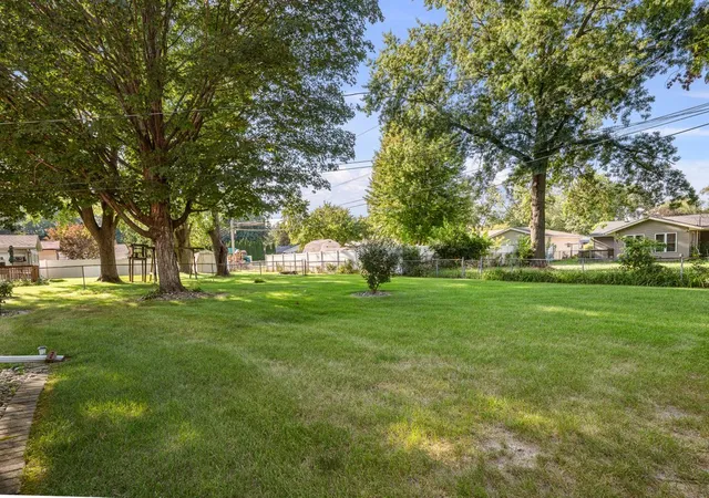 Photo 4 of Single family home for sale at 543 40th Avenue, East Moline, IL 61244 | MLS# 12753477 | Listing updated on 2026-09-14