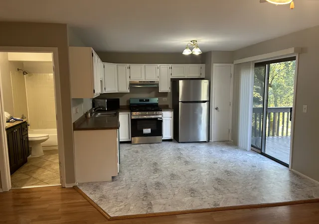 Photo 3 of Townhouse for sale at 1116 Stratford Ln, Algonquin, IL 60102 | MLS# 12753478 | Listing updated on 2026-09-15