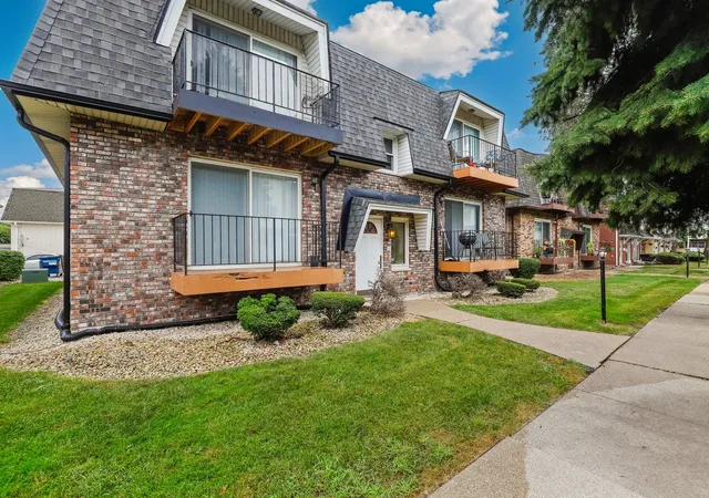 Photo 1 of Multi family home for sale at 10422 Major Ave, Oak Lawn, IL 60453 | MLS# 12753479 | Listing updated on 2026-09-15