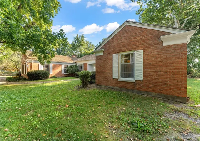 Photo 2 of Single family home for sale at 1110 Country Ln, Champaign, IL 61821 | MLS# 12753484 | Listing updated on 2026-09-27