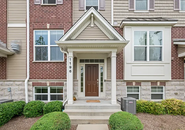 Photo 2 of Townhouse for sale at 1196 Evergreen Ave, Des Plaines, IL 60016 | MLS# 12753485 | Listing updated on 2026-10-06