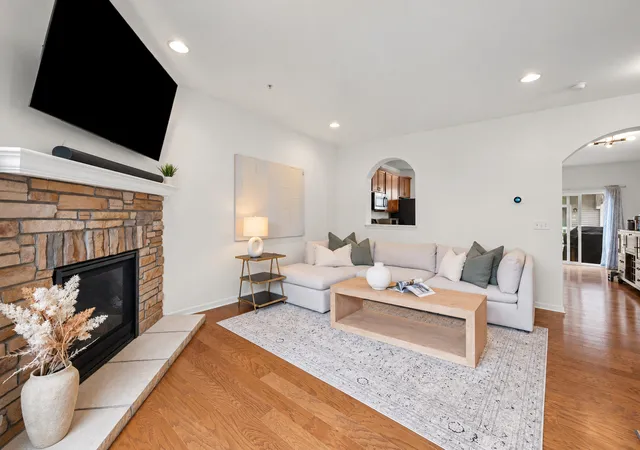Photo 3 of Townhouse for sale at 1196 Evergreen Ave, Des Plaines, IL 60016 | MLS# 12753485 | Listing updated on 2026-10-06