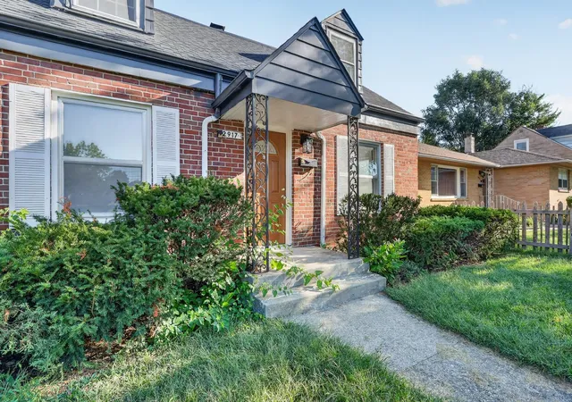 Photo 3 of Single family home for sale at 2917 Lawndale Ave, Rockford, IL 61101 | MLS# 12753488 | Listing updated on 2026-09-14