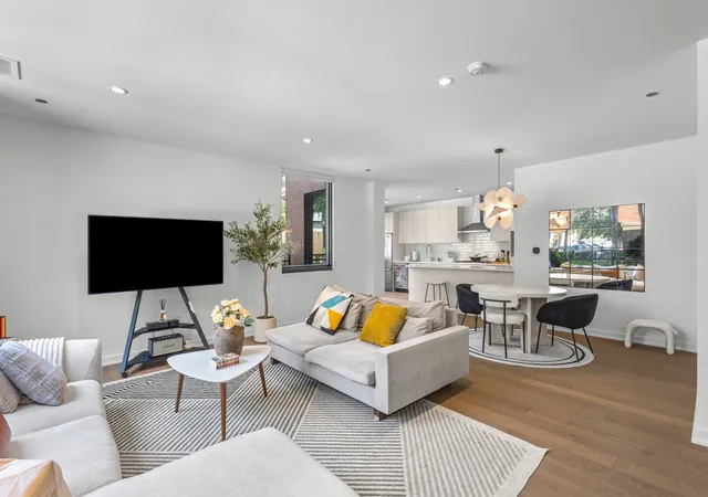 Photo 4 of Condo for sale at 1648 W Division St #110, Chicago, IL 60622 | MLS# 12753491 | Listing updated on 2026-10-08