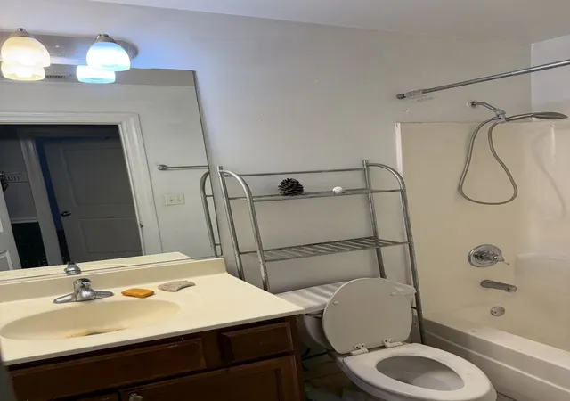 Photo 4 of Condo for sale at 5743 S Calumet Ave #3N, Chicago, IL 60637 | MLS# 12753498 | Listing updated on 2026-09-14