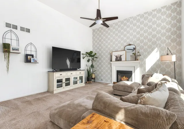 Photo 3 of Single family home for sale at 615 Manhattan Cir, Oswego, IL 60543 | MLS# 12753506 | Listing updated on 2026-09-21