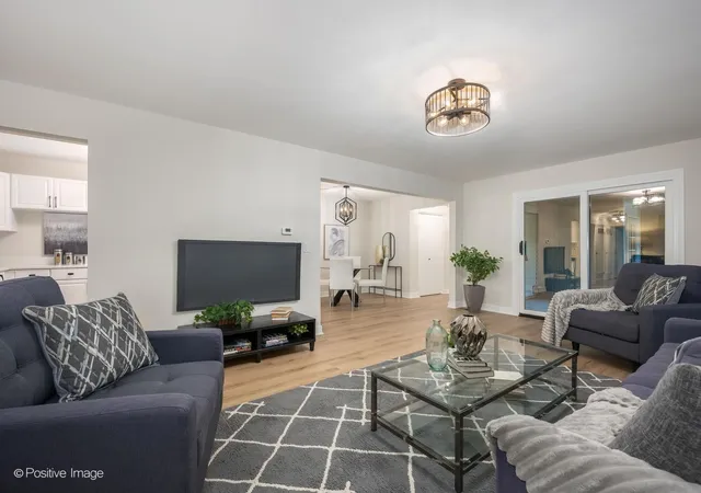 Listing Photo 4 - Condo for sale in building located at 1751 Sussex Walk, Hoffman Estates, IL 60169 - Unit #D