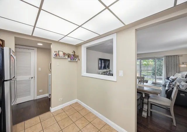 Listing Photo 5 - Condo for sale in building located at 112 Carriage Wy Dr, Burr Ridge, IL 60527 - Unit #110A
