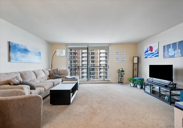 Photo 2 of Condo for sale at 6007 N Sheridan Rd #24D, Chicago, IL 60660 | MLS# 12753535 | Listing updated on 2026-10-20