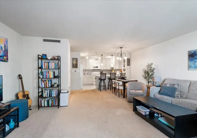 Photo 4 of Condo for sale at 6007 N Sheridan Rd #24D, Chicago, IL 60660 | MLS# 12753535 | Listing updated on 2026-10-20