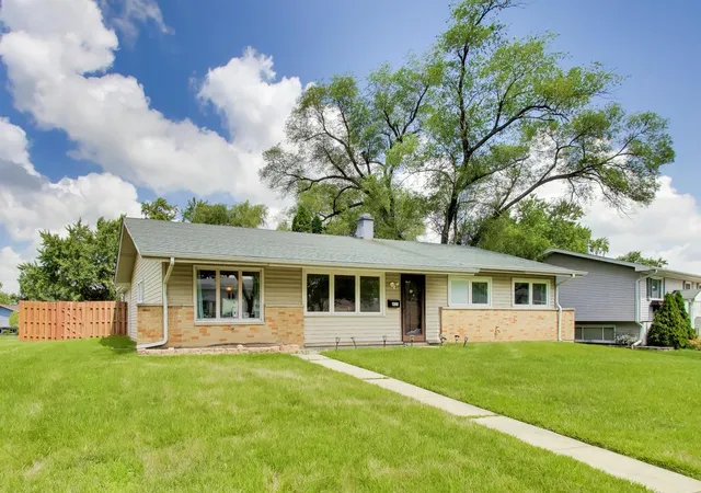 Photo 3 of Single family home for sale at 1300 Jefferson Rd, Hoffman Estates, IL 60169 | MLS# 12753544 | Listing updated on 2026-09-14
