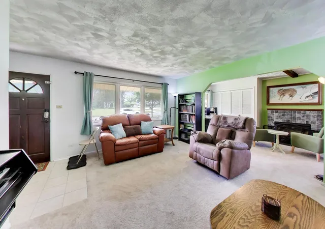 Photo 4 of Single family home for sale at 1300 Jefferson Rd, Hoffman Estates, IL 60169 | MLS# 12753544 | Listing updated on 2026-09-14
