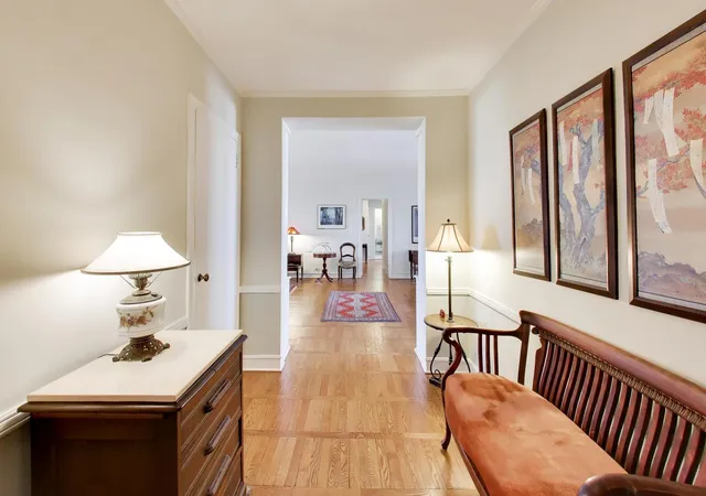 Listing Photo 4 - Condo for sale in building located at 1585 Ridge Ave, Evanston, IL 60201 - Unit #505