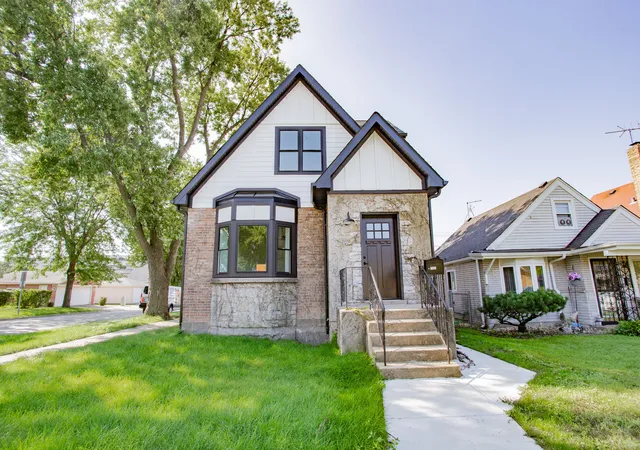 Photo 2 of Single family home for sale at 7301 W Pensacola Ave, Norridge, IL 60706 | MLS# 12753552 | Listing updated on 2026-09-14