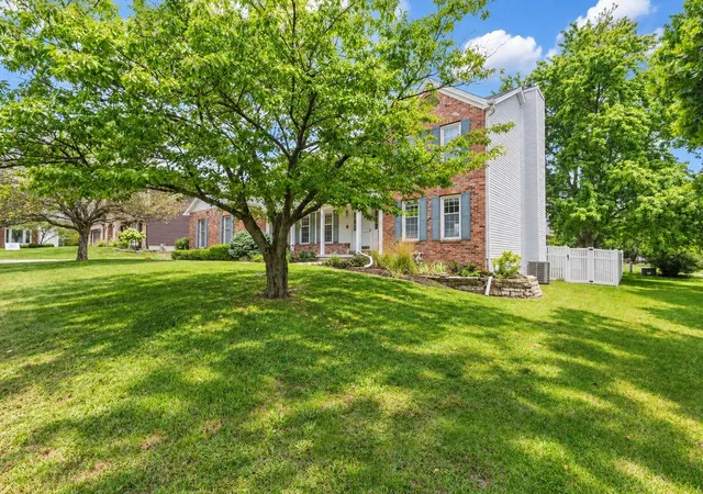Photo 2 of Single family home for sale at 5 Cobblestone Ct, Bloomington, IL 61704 | MLS# 12753554 | Listing updated on 2026-09-27