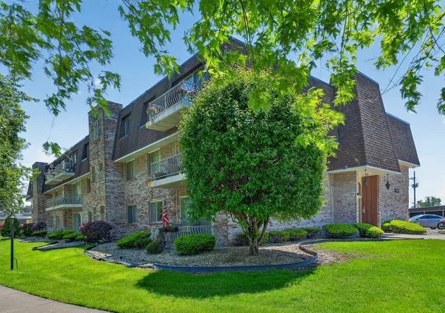Photo 2 of Condo for sale at 3235 S Manor Dr #104, Lansing, IL 60438 | MLS# 12753569 | Listing updated on 2026-09-24