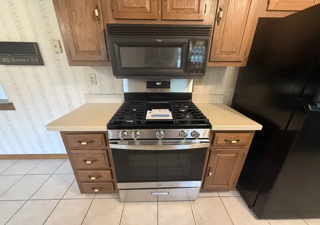 Photo 4 of Sale Pending at 6194 Abington Dr, Rockford, IL 61109 | MLS# 12753586 | Listing updated on 2026-09-13