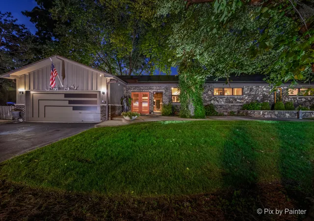 Photo 1 of Single family home for sale at 1916 W Grandview Dr, Johnsburg, IL 60051 | MLS# 12753592 | Listing updated on 2026-09-14