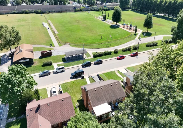 Photo 2 of Single family home for sale at 724 Hastings St, Elgin, IL 60120 | MLS# 12753598 | Listing updated on 2026-09-14