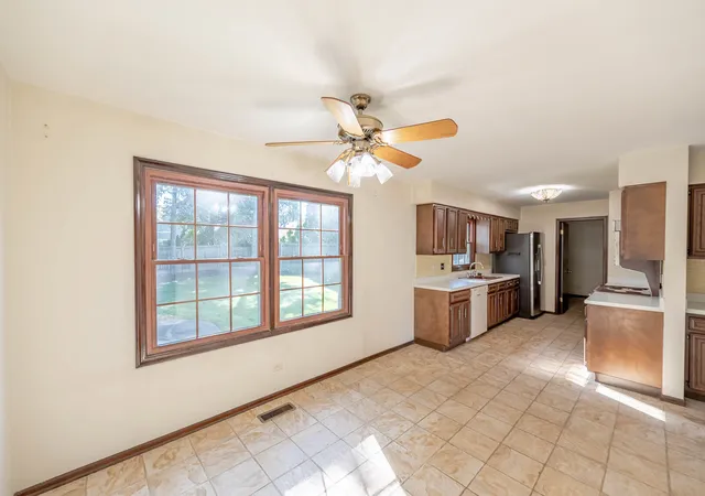 Photo 4 of Single family home for sale at 1609 Barry Ln, Glenview, IL 60025 | MLS# 12753604 | Listing updated on 2026-10-20